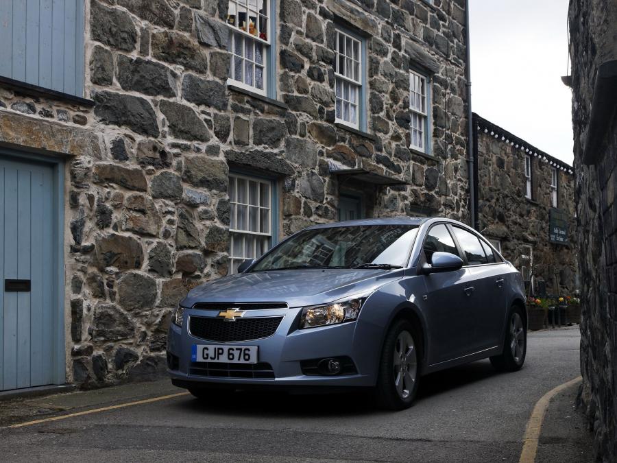  Chevrolet Cruze 2009 года  (UK) (фото 13 из 16)